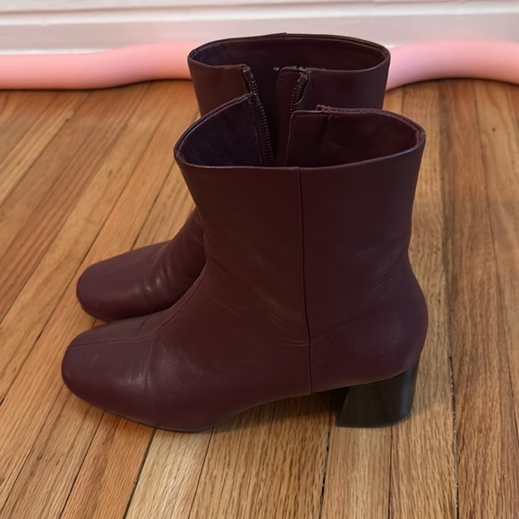 Women's Burgundy Ankle Boots - Picture 3 of 7